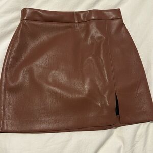 Beautiful brown leather aritzia wilfred skirt. Worn only 1 time